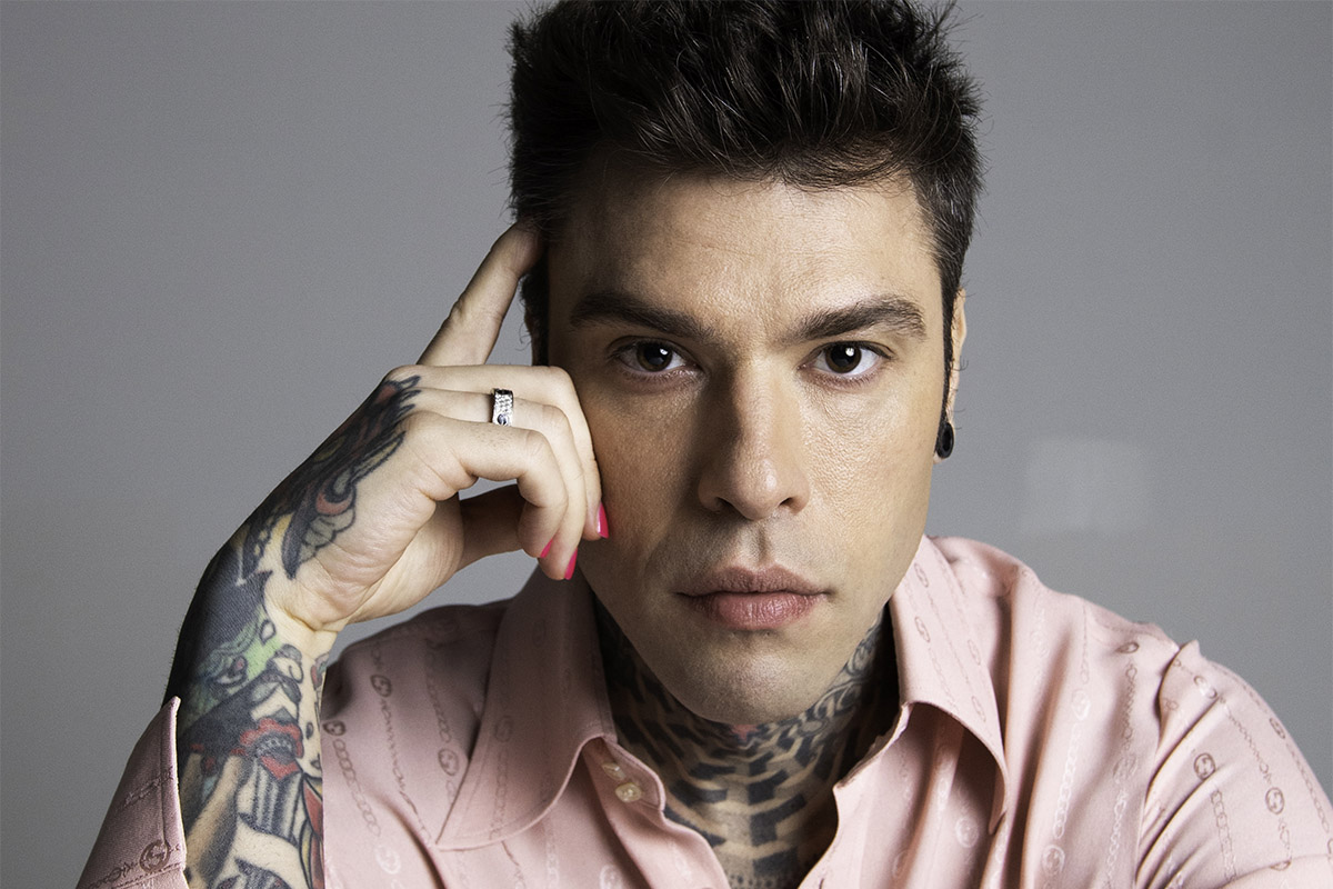 Fedez pronto per i live di X Factor: “Ci sarò”. Come sta il rapper